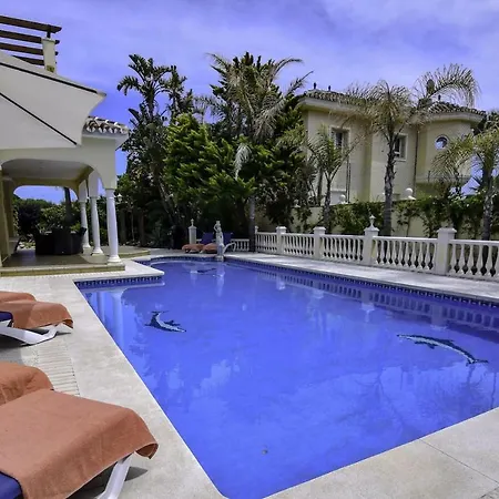 20001 - Exquisite 50m To Holiday home