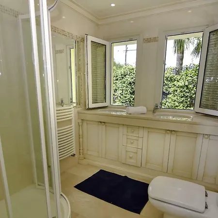 20001 - Exquisite 50m To Holiday home *