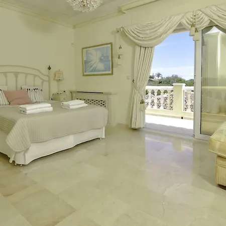 20001 - Exquisite 50m To Holiday home *